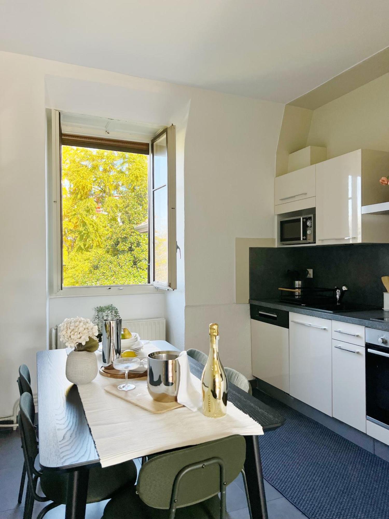 Montreux Riviera Suite Waterfront 3 Bedrooms Private Parking 外观 照片